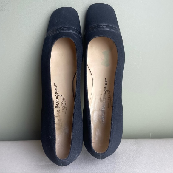 Vintage Salvatore Ferragamo textile and a leather strip Size 9.5 Narrow - Picture 6 of 15